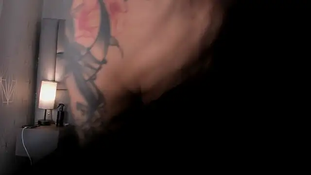 Snapshot of Mia-Medina chatting on December 3, 2025, 7:46 pm Mia-Medina online show from December 3, 2025, 7:46 pm