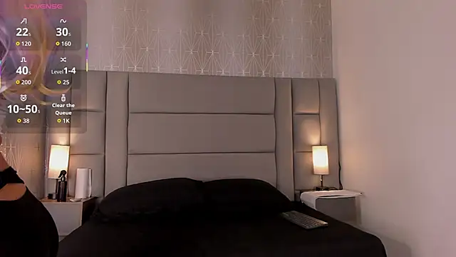 Snapshot of Mia-Medina chatting on November 21, 2025, 7:57 pm Mia-Medina online show from November 21, 2025, 7:57 pm