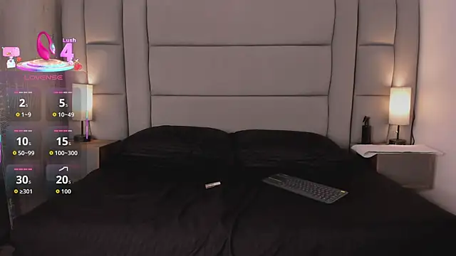 Snapshot of Mia-Medina chatting on October 30, 2025, 8:06 pm Mia-Medina online show from October 30, 2025, 8:06 pm