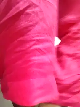 Snapshot of Cute_pinkii chatting on October 15, 2025, 8:17 pm Cute pinkii online show from October 15, 2025, 8:17 pm