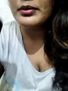 Snapshot of Cute_pinkii chatting on November 1, 2025, 8:03 pm Cute pinkii online show from November 1, 2025, 8:03 pm