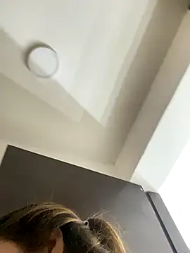 Snapshot of Velveet_x chatting on December 2, 2025, 6:53 pm Velveet x online show from December 2, 2025, 6:53 pm