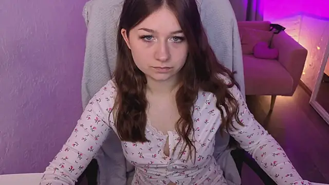 Enny Kris online show from October 4, 2025, 1:23 pm