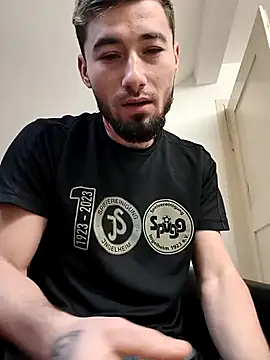 Snapshot of Negrila25 chatting on January 18, 2026, 11:57 am Negrila25 online show from January 18, 2026, 11:57 am