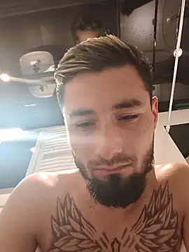 Snapshot of Negrila25 chatting on February 10, 2026, 10:31 pm Negrila25 online show from February 10, 2026, 10:31 pm