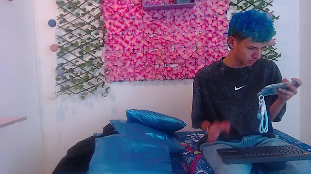 Snapshot of iam_lukas__ chatting on September 13, 2025, 4:23 am iam lukas online show from September 13, 2025, 4:23 am