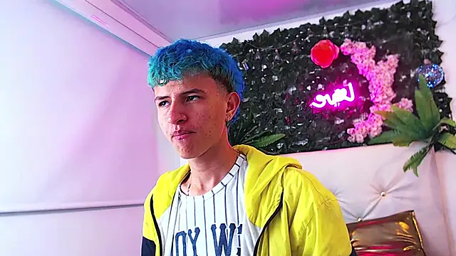 Snapshot of iam_lukas__ chatting on October 9, 2025, 3:18 am iam lukas online show from October 9, 2025, 3:18 am