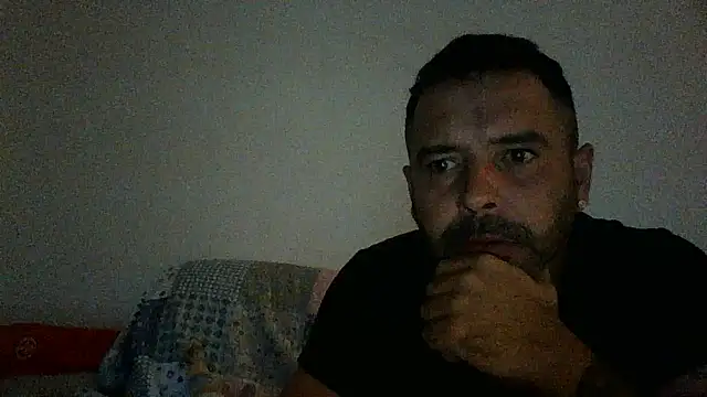 Snapshot of Feistysausage chatting on October 29, 2025, 9:25 pm Feistysausage online show from October 29, 2025, 9:25 pm