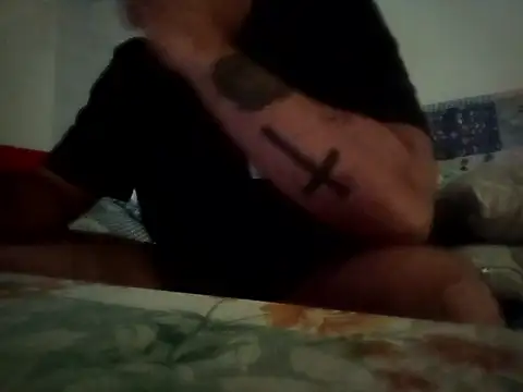 Snapshot of Feistysausage chatting on October 2, 2025, 10:24 pm Feistysausage online show from October 2, 2025, 10:24 pm