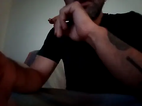 Snapshot of Feistysausage chatting on September 13, 2025, 11:16 pm Feistysausage online show from September 13, 2025, 11:16 pm