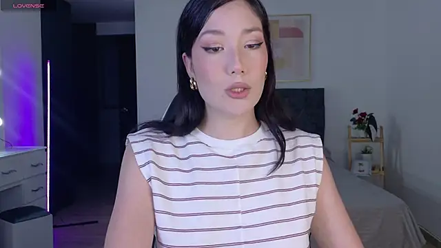 Snapshot of Eliih_01 chatting on November 22, 2025, 3:49 am Eliih 01 online show from November 22, 2025, 3:49 am