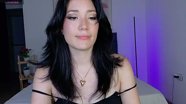 Snapshot of Eliih_01 chatting on October 7, 2025, 11:50 pm Eliih 01 online show from October 7, 2025, 11:50 pm