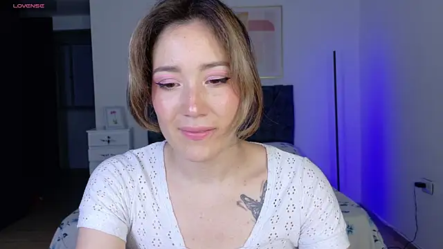 Snapshot of Eliih_01 chatting on September 23, 2025, 2:07 am Eliih 01 online show from September 23, 2025, 2:07 am