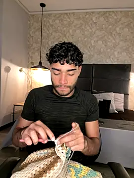 Snapshot of RaphaelDufort chatting on November 30, 2025, 12:00 am RaphaelDufort online show from November 30, 2025, 12:00 am