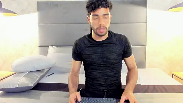 Snapshot of RaphaelDufort chatting on September 26, 2025, 11:44 pm RaphaelDufort online show from September 26, 2025, 11:44 pm