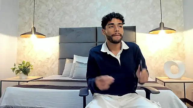 Snapshot of RaphaelDufort chatting on September 26, 2025, 12:06 am RaphaelDufort online show from September 26, 2025, 12:06 am