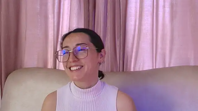 Snapshot of Ginevra_esposito chatting on April 7, 2026, 12:51 pm Ginevra esposito online show from April 7, 2026, 12:51 pm