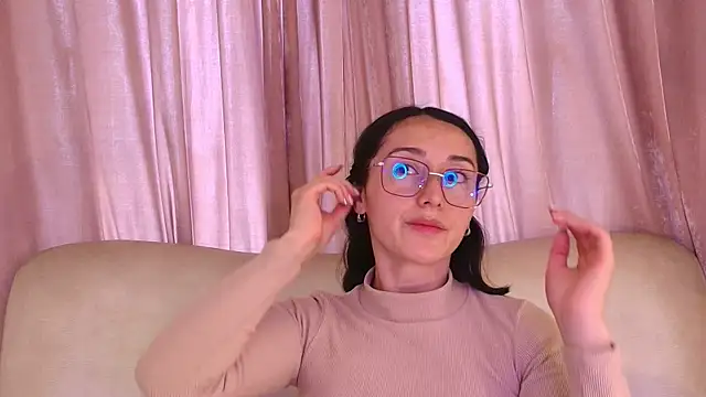 Snapshot of Ginevra_esposito chatting on April 9, 2026, 12:33 pm Ginevra esposito online show from April 9, 2026, 12:33 pm