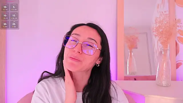 Snapshot of Ginevra_esposito chatting on February 4, 2026, 12:33 pm Ginevra esposito online show from February 4, 2026, 12:33 pm