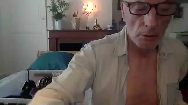 JF69100 online show from May 24, 2026, 4:18 pm