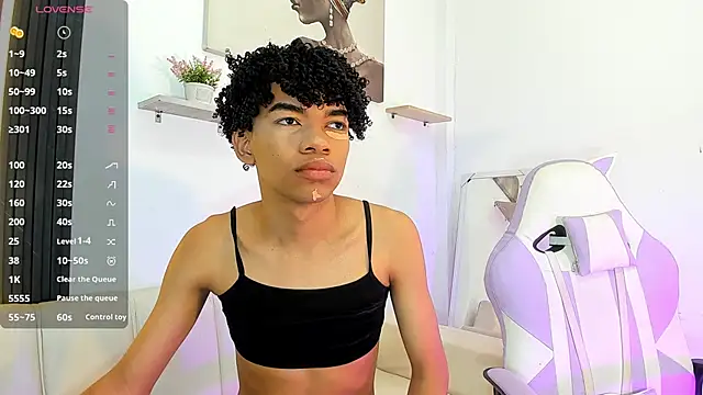 Ivone Rose  online show from December 15, 2025, 12:11 pm