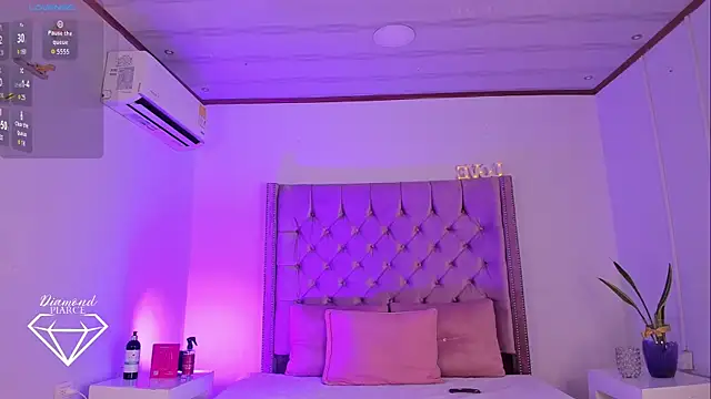 Snapshot of Diamond_Piarce chatting on September 28, 2025, 3:46 am Diamond Piarce online show from September 28, 2025, 3:46 am