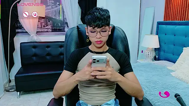 Snapshot of dilan_911 chatting on May 8, 2026, 6:34 pm dilan 911 online show from May 8, 2026, 6:34 pm