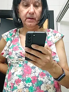 Emily de Carla online show from November 5, 2025, 4:43 pm