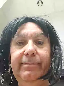 Snapshot of Emily_de_Carla chatting on April 24, 2026, 6:37 am Emily de Carla online show from April 24, 2026, 6:37 am