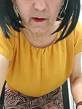 Snapshot of Emily_de_Carla chatting on February 10, 2026, 4:39 pm Emily de Carla online show from February 10, 2026, 4:39 pm