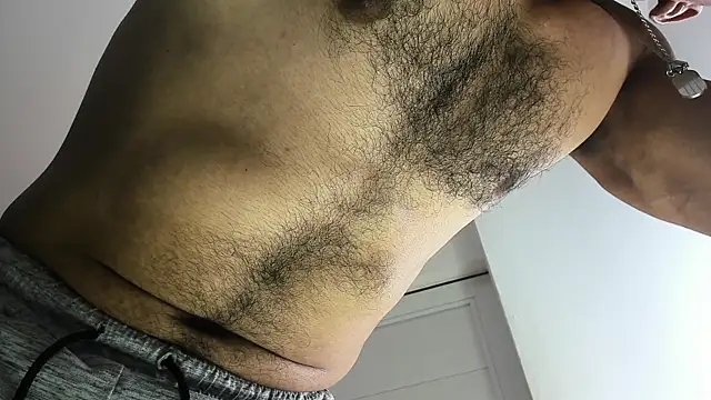 latinhotmuscle online show from April 6, 2026, 4:30 am