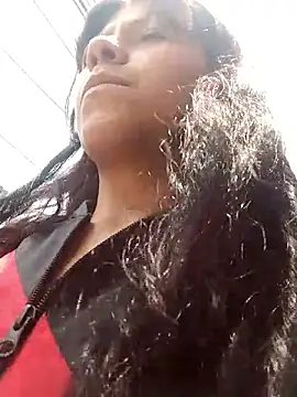 Raven Rouge  online show from March 26, 2026, 4:49 pm