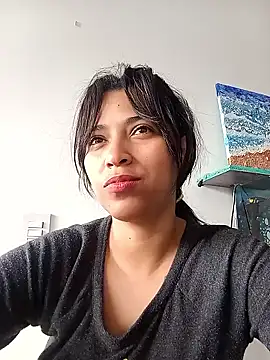 Vikyvoyeur online show from April 18, 2026, 4:42 pm