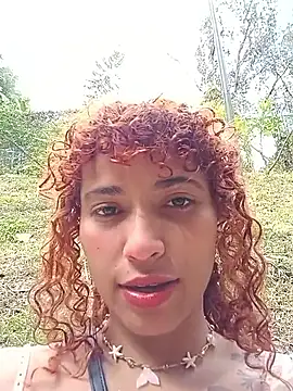 Snapshot of Vikyvoyeur chatting on December 19, 2025, 6:43 pm Vikyvoyeur online show from December 19, 2025, 6:43 pm