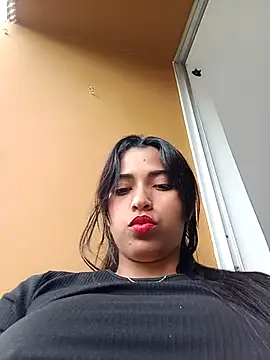 Vikyvoyeur online show from April 13, 2026, 7:40 pm