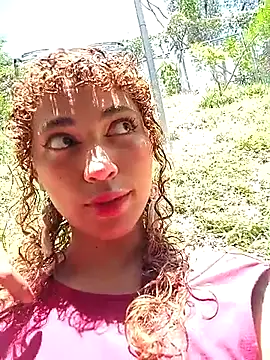 Vikyvoyeur online show from October 2, 2025, 4:54 pm