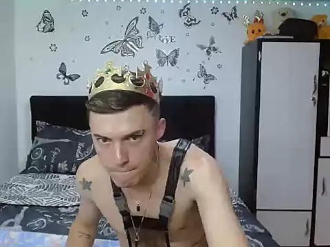 Snapshot of Ken_bigcock77 chatting on February 18, 2026, 12:30 am Ken bigcock77 online show from February 18, 2026, 12:30 am