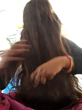 Hot-ilaiy online show from November 25, 2025, 4:13 am