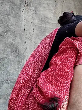 Hot-ilaiy online show from October 23, 2025, 1:59 am