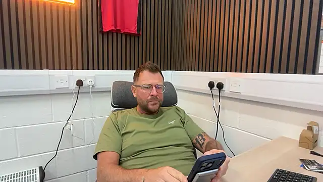 bilf1978 online show from March 10, 2026, 7:34 am