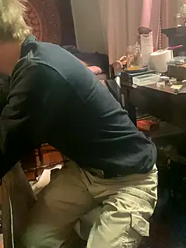 Snapshot of XanderOzzz chatting on November 15, 2025, 10:41 am XanderOzzz online show from November 15, 2025, 10:41 am