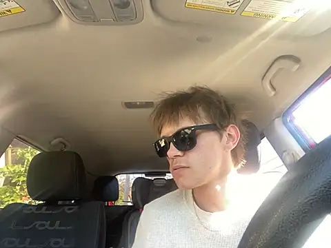 Snapshot of XanderOzzz chatting on October 15, 2025, 6:05 pm XanderOzzz online show from October 15, 2025, 6:05 pm