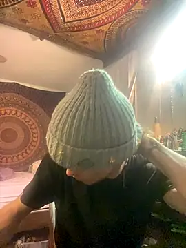 Snapshot of XanderOzzz chatting on September 13, 2025, 10:59 am XanderOzzz online show from September 13, 2025, 10:59 am