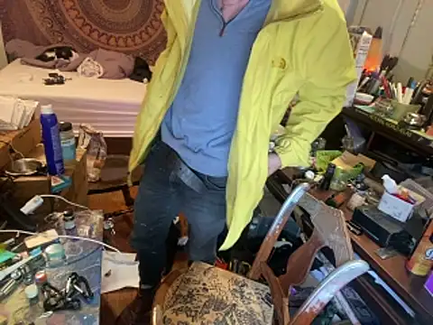 Snapshot of XanderOzzz chatting on October 29, 2025, 6:51 pm XanderOzzz online show from October 29, 2025, 6:51 pm