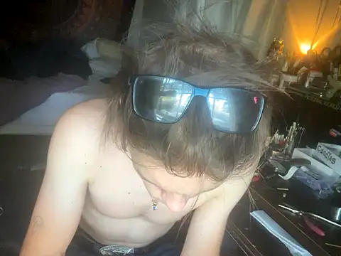 Snapshot of XanderOzzz chatting on October 2, 2025, 2:09 pm XanderOzzz online show from October 2, 2025, 2:09 pm