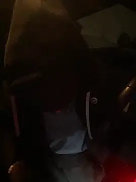 Snapshot of XanderOzzz chatting on December 4, 2025, 2:21 am XanderOzzz online show from December 4, 2025, 2:21 am