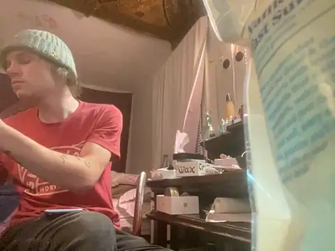 Snapshot of XanderOzzz chatting on September 20, 2025, 7:35 am XanderOzzz online show from September 20, 2025, 7:35 am