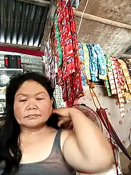 Snapshot of Mari_fvcks chatting on October 8, 2025, 4:14 am Mari fvcks online show from October 8, 2025, 4:14 am