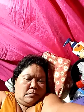 Snapshot of Mari_fvcks chatting on October 23, 2025, 5:28 am Mari fvcks online show from October 23, 2025, 5:28 am