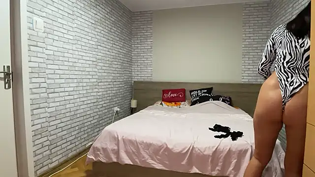 Snapshot of Ice_Bronx chatting on September 10, 2025, 6:45 am Ice Bronx online show from September 10, 2025, 6:45 am